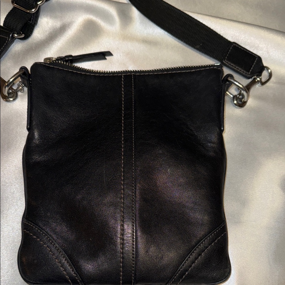 Coach Dark Leather Tag Accessory - Picture 7 of 7